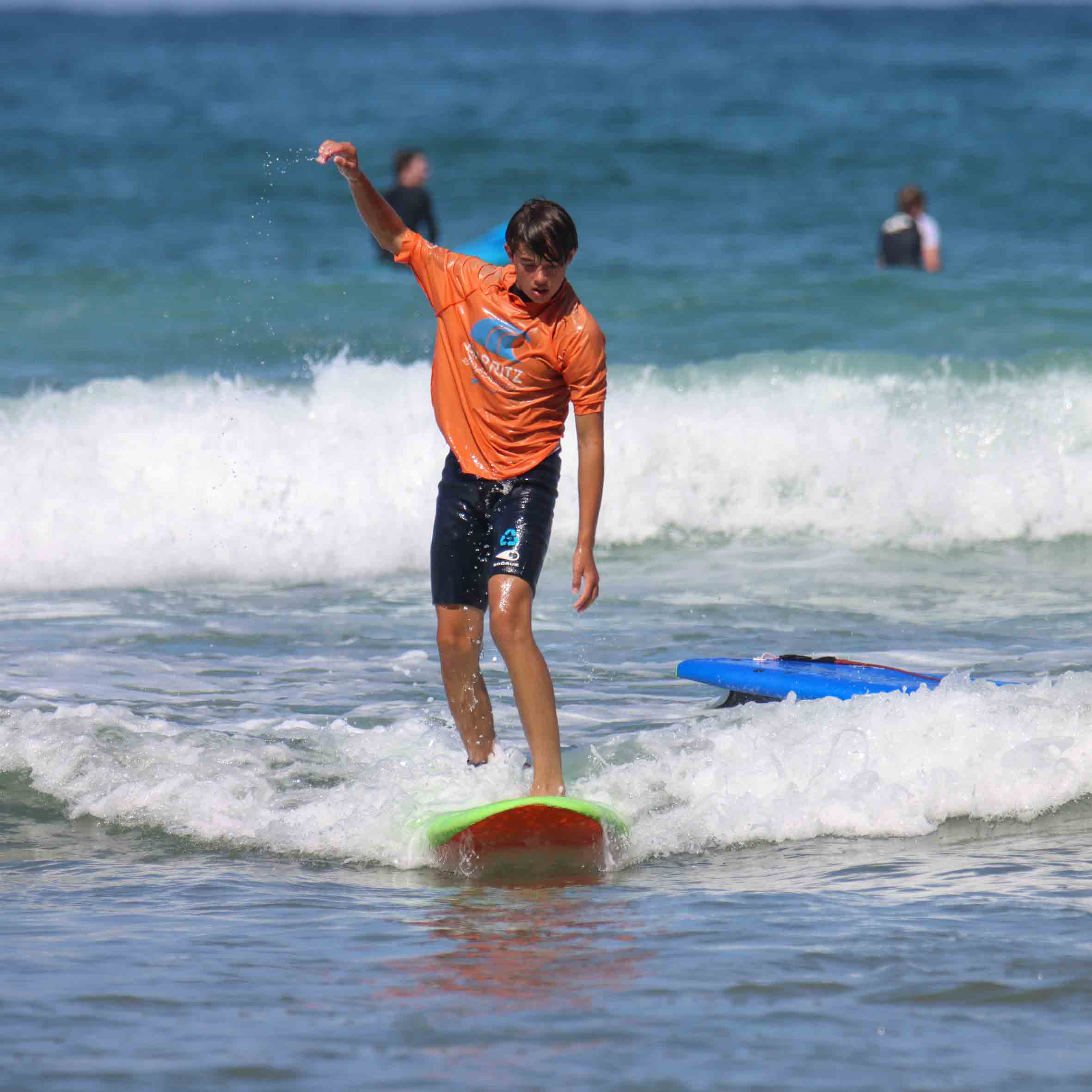 stage de surf pour enfant 