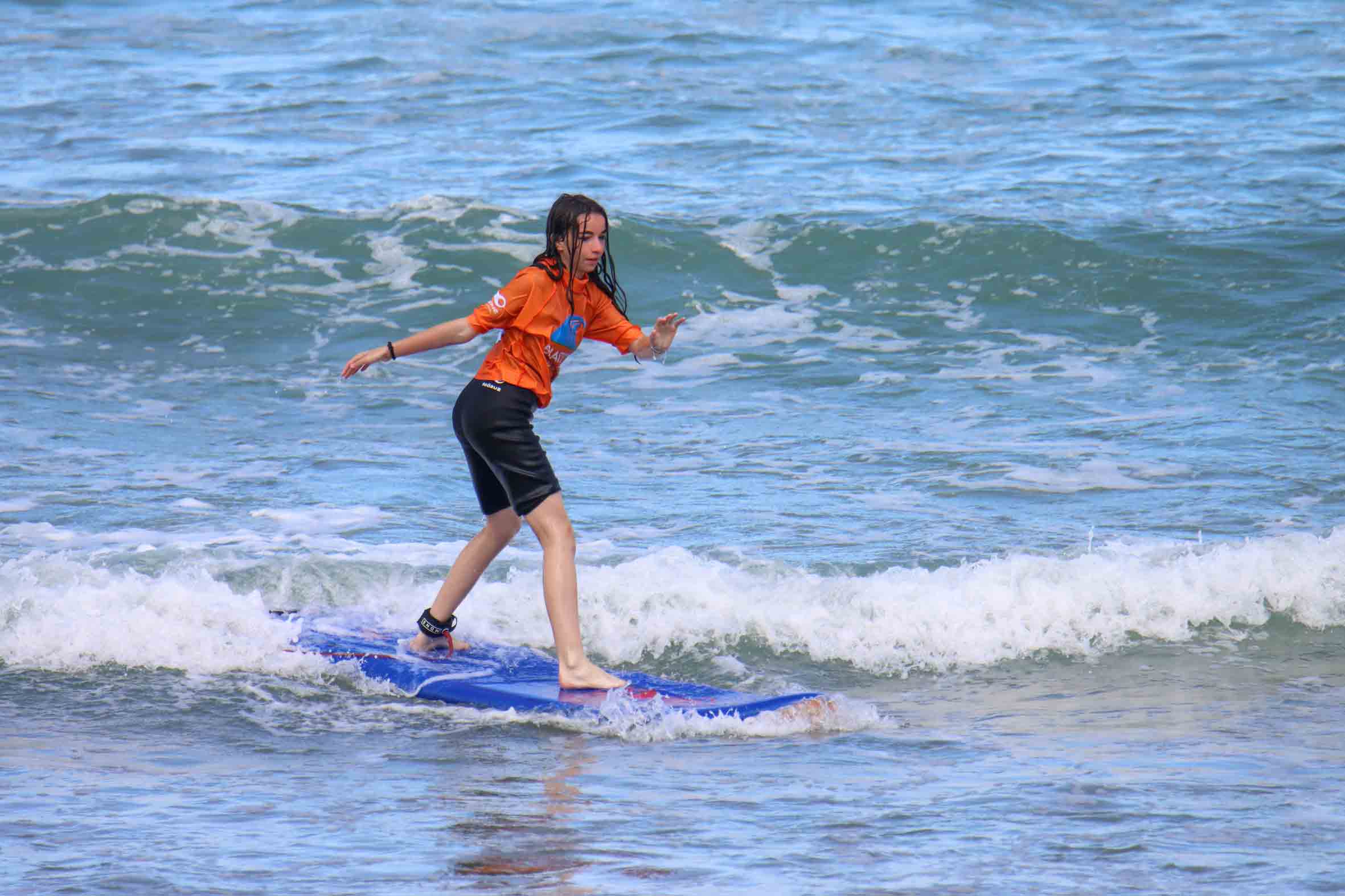 stage de surf pour enfant 